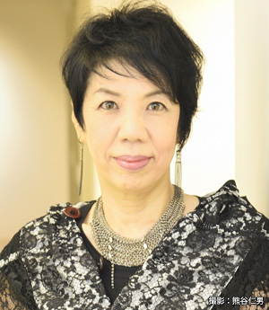 謝珠栄プロフィール画像（撮影：熊谷仁男）